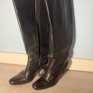 Elegant Black Leather Heeled Boots